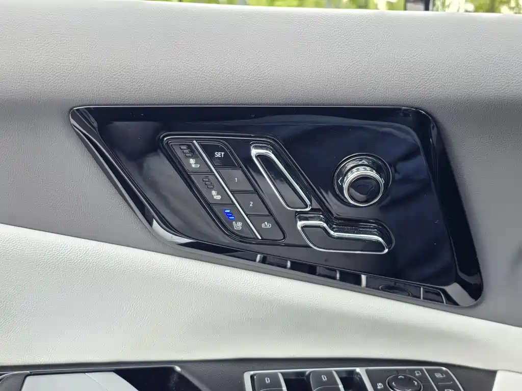 Cadillac IQ 2024 — фото 15