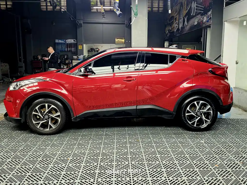 Toyota C-HR 2019 — фото 5