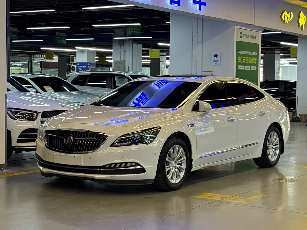 Buick LaCrosse 2018 — фото 1