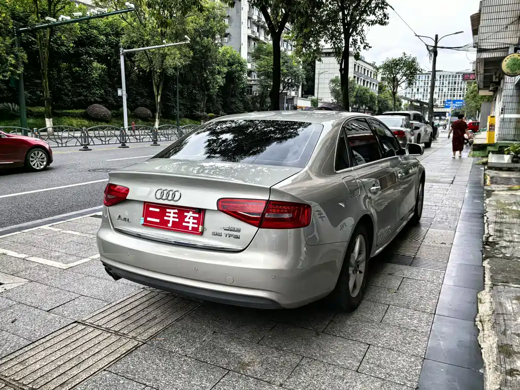 Audi A4L 2015