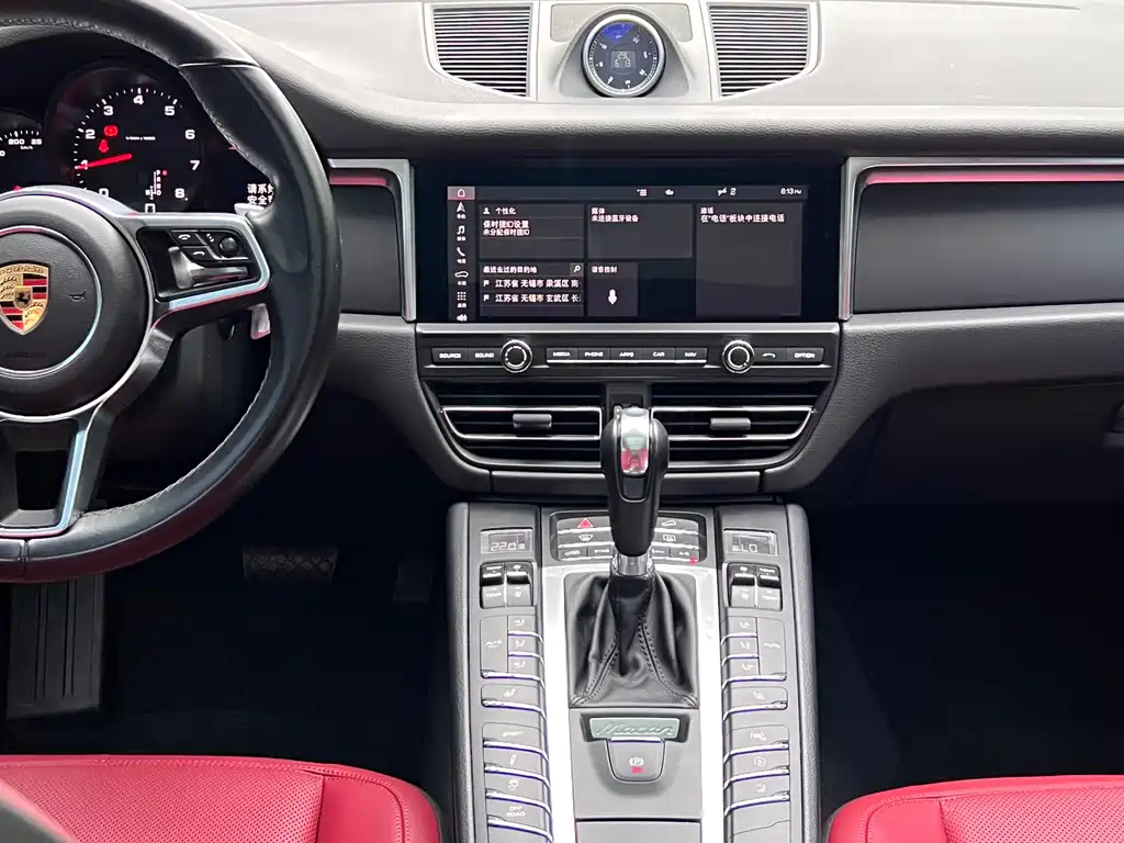 Porsche Macan 2020 — фото 10