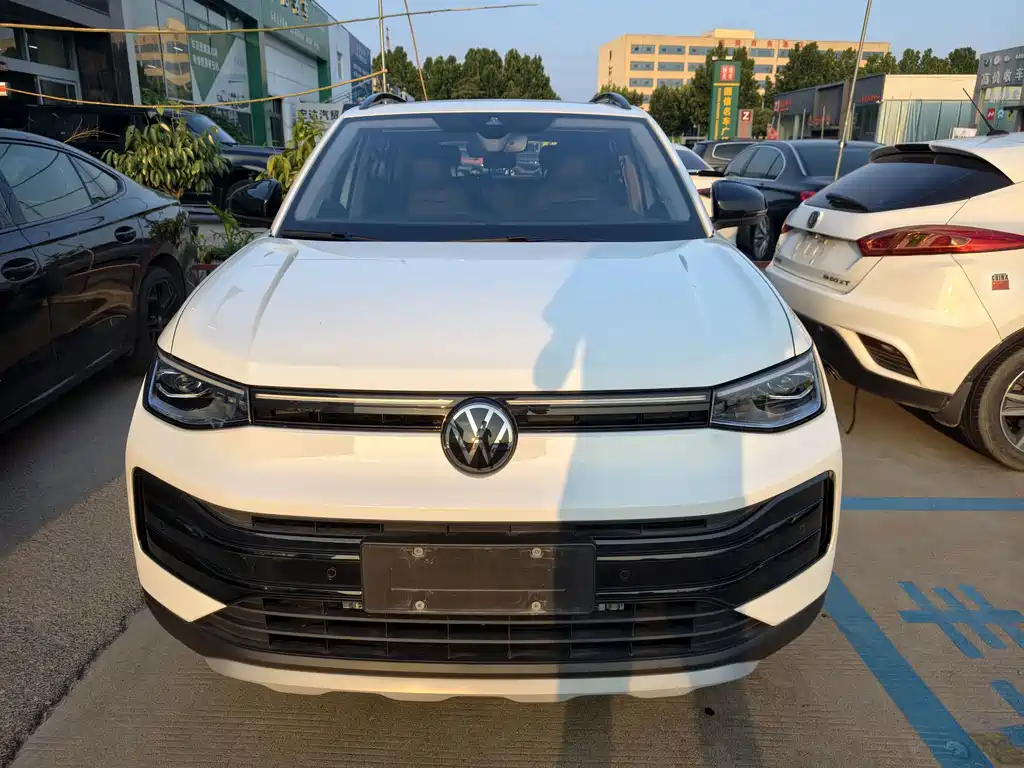 Volkswagen Tharu 2025