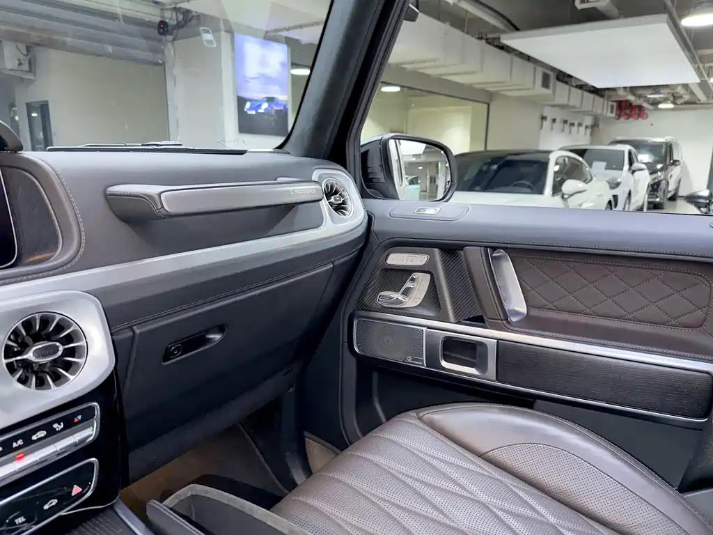 Mercedes-Benz G-Class 2023 — фото 18