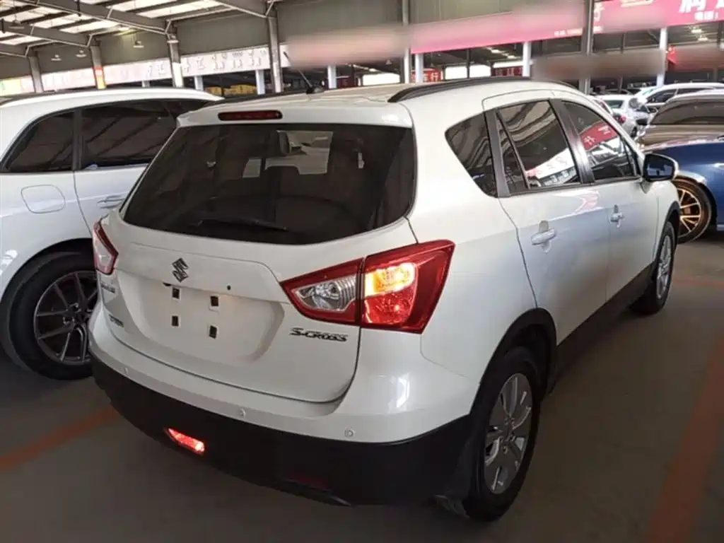 Suzuki S-Cross 2015 — фото 7