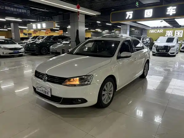 Volkswagen Sagitar 2014