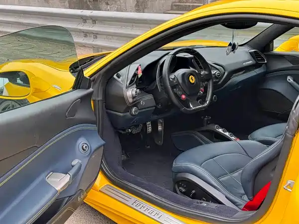 Ferrari 488 2015