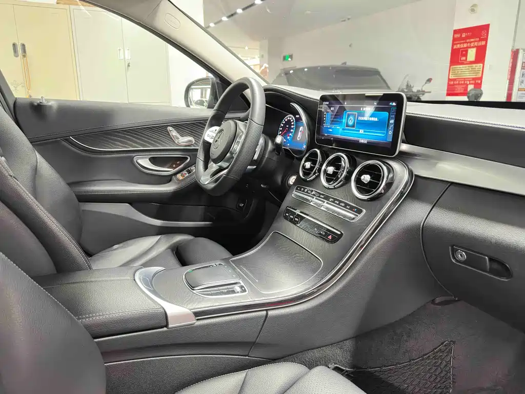 Mercedes-Benz C-Class 2019 — фото 18