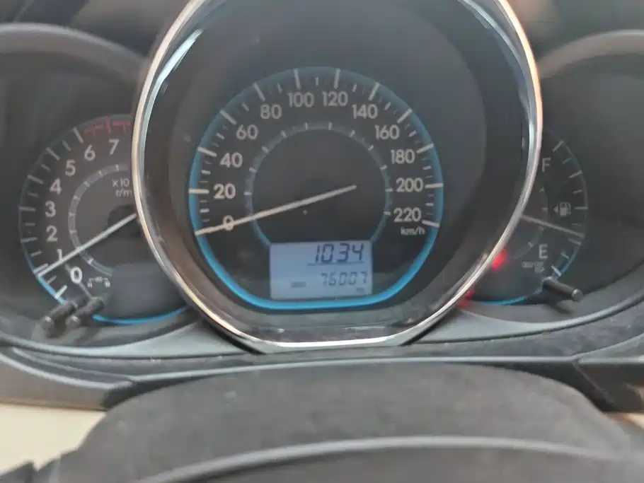 Toyota Vios 2015 — фото 14