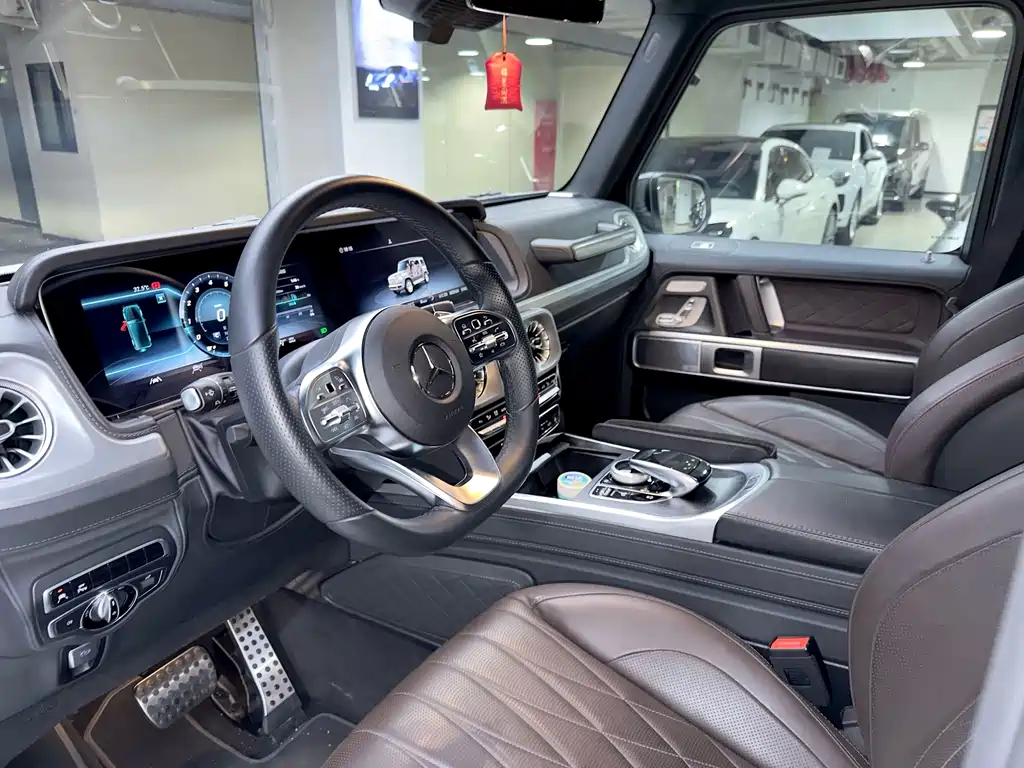 Mercedes-Benz G-Class 2023 — фото 12