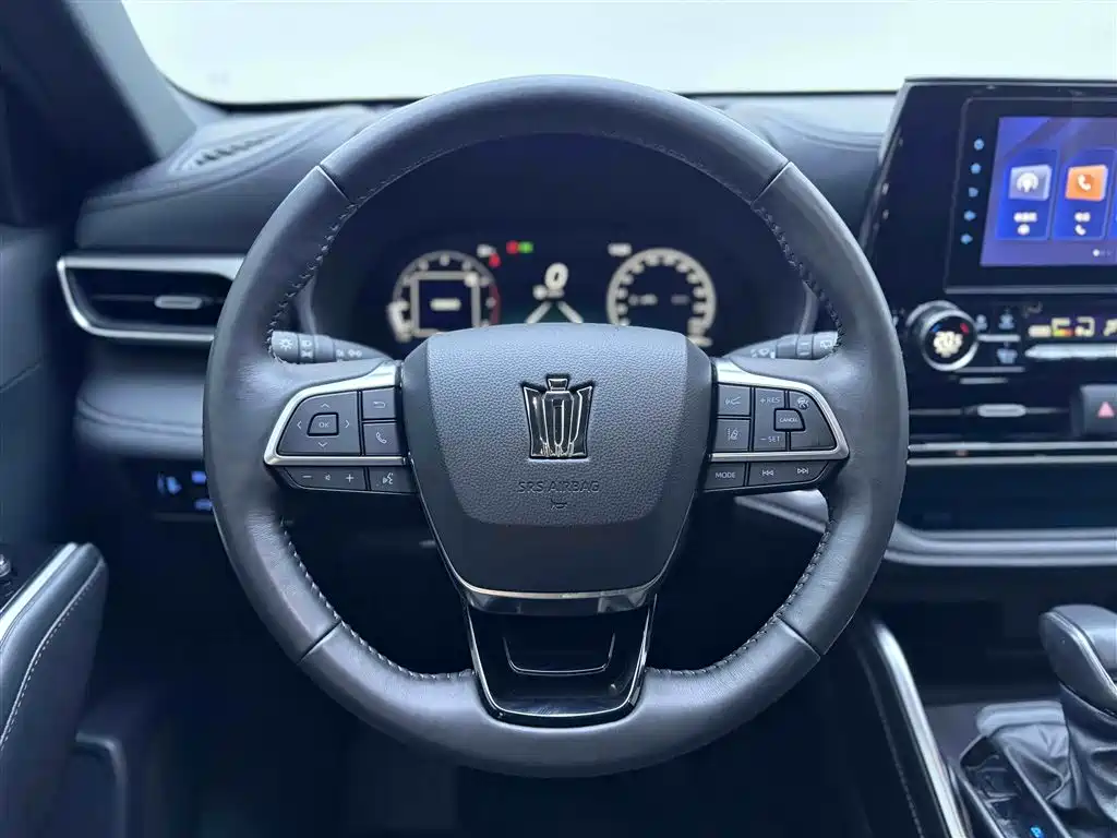 Toyota Crown Kluger 2023 — фото 14