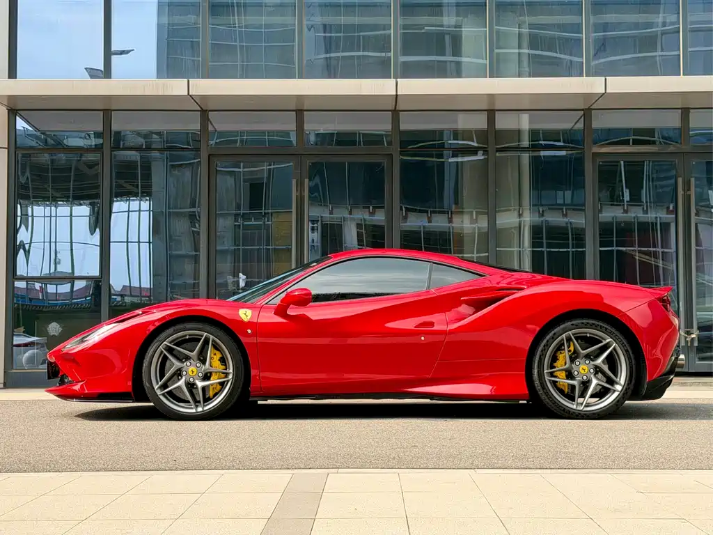 Ferrari F8 2021 — фото 3