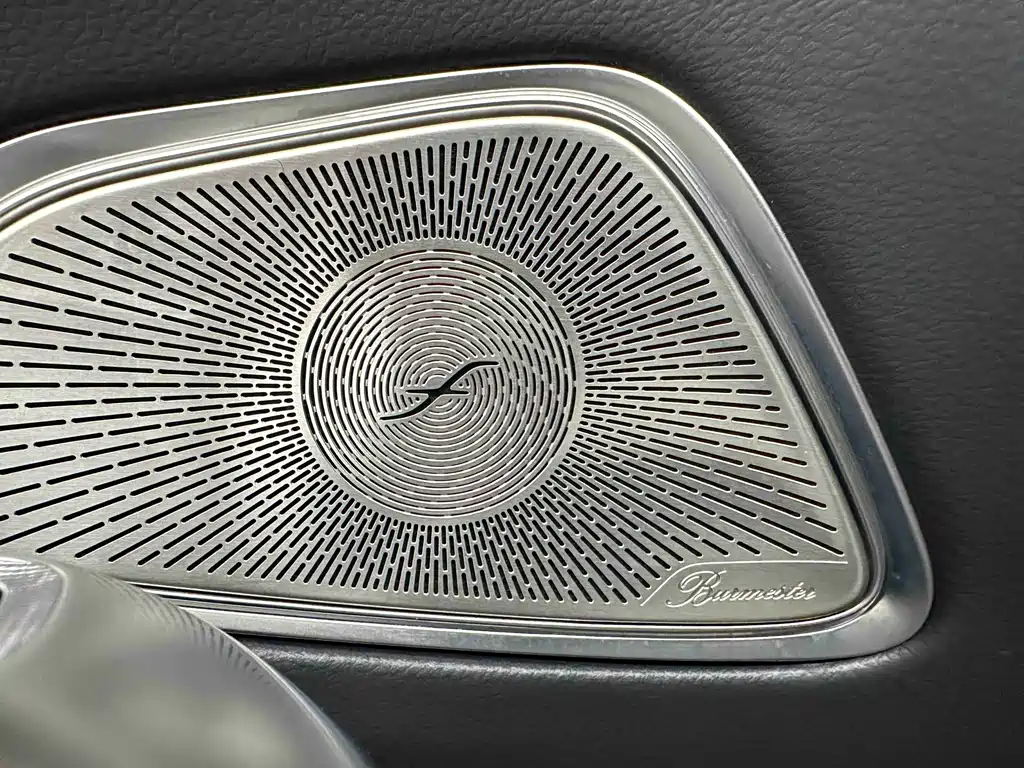 Mercedes-Benz E-Class 2025 — фото 8