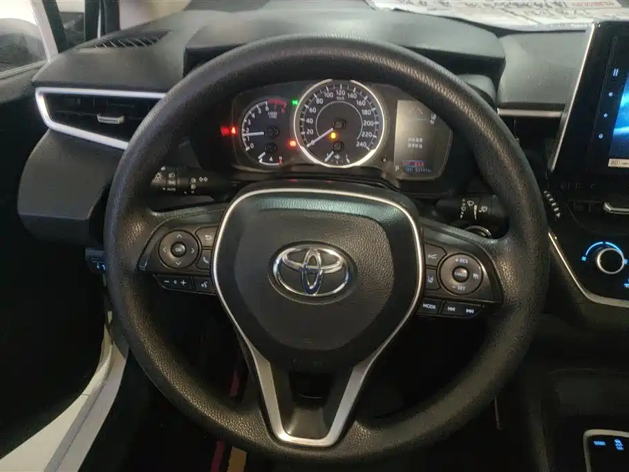 Toyota Corolla 2019 — фото 15