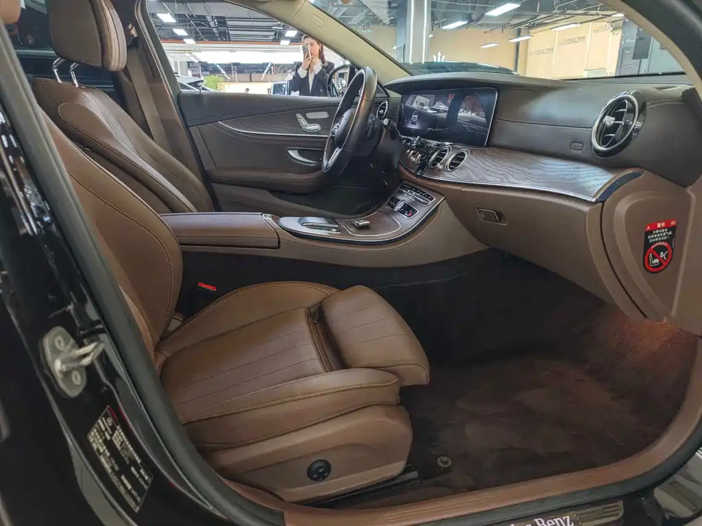 Mercedes-Benz E-Class 2020 — фото 10