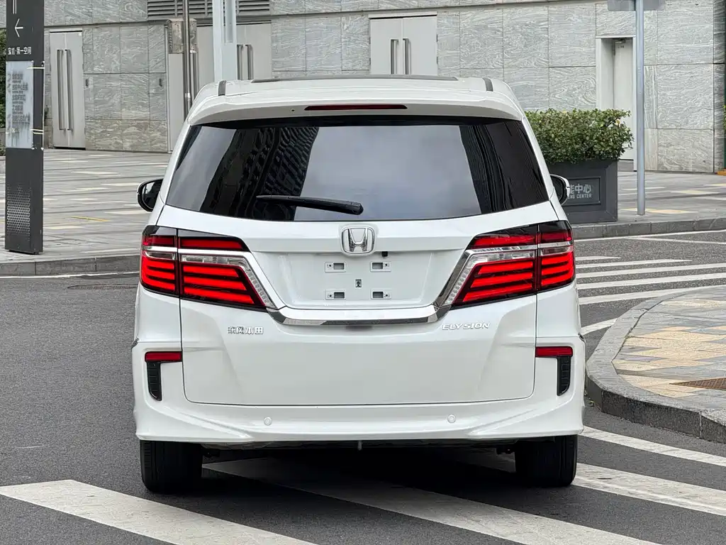Honda Elysion 2018 — фото 17