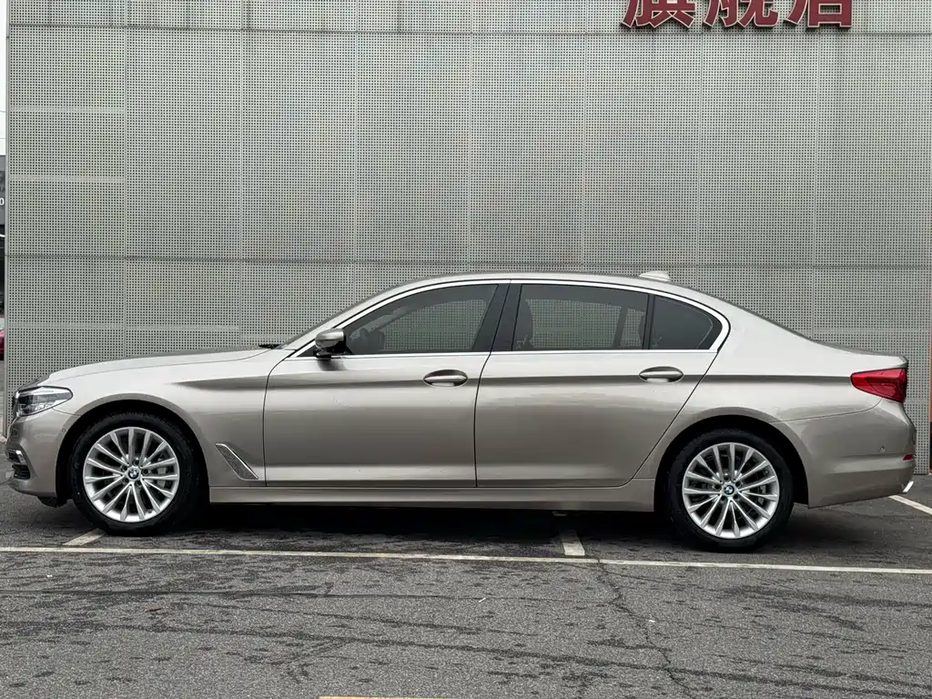 BMW 5 Series 2020 — фото 52