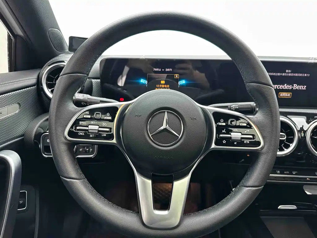 Mercedes-Benz A-Class 2022 — фото 16