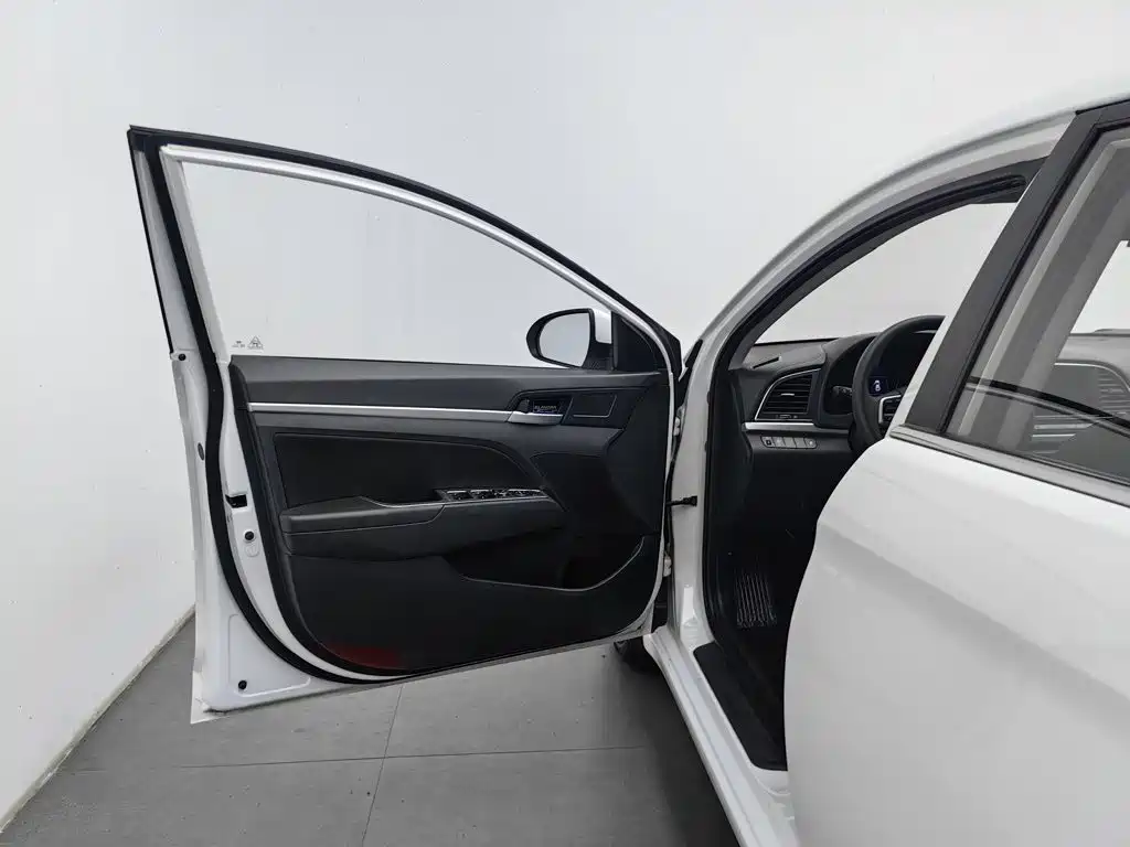 Hyundai Celesta 2017 — фото 8