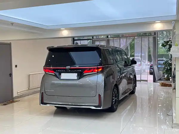 Toyota Vellfire 2024