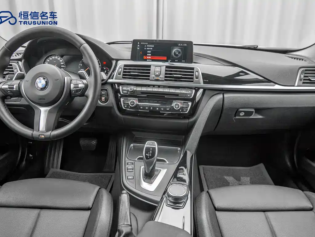 BMW 3 Series 2018 — фото 12