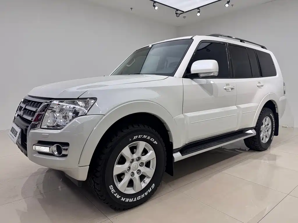 Mitsubishi Pajero 2018 — фото 1