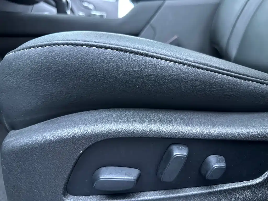 Cadillac XT4 2021 — фото 16