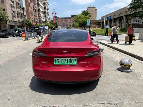 Tesla Model 3 2022
