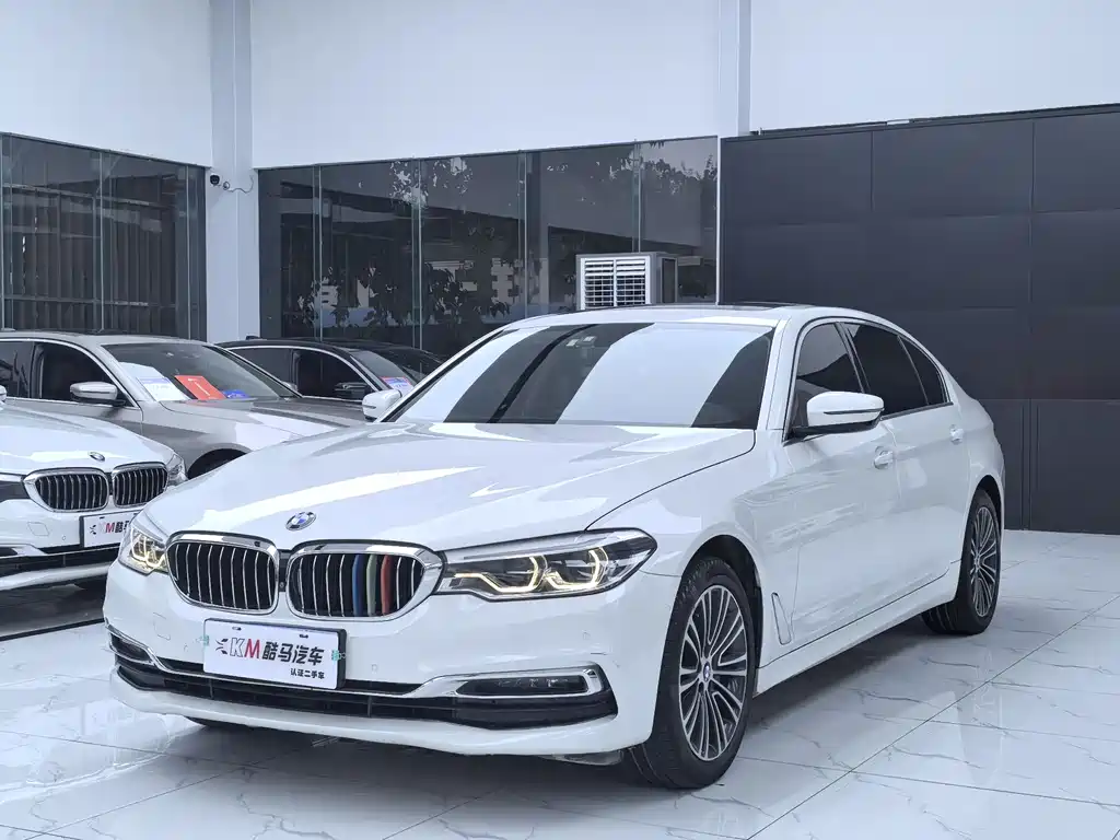 BMW 5 Series 2019 — фото 1
