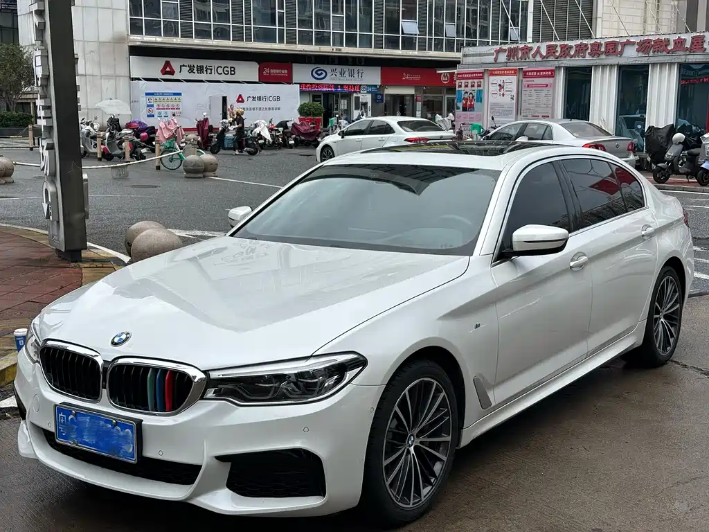 BMW 5 Series 2020 — фото 1