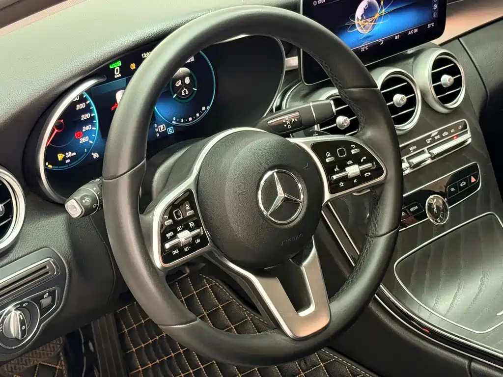 Mercedes-Benz C-Class 2019 — фото 11