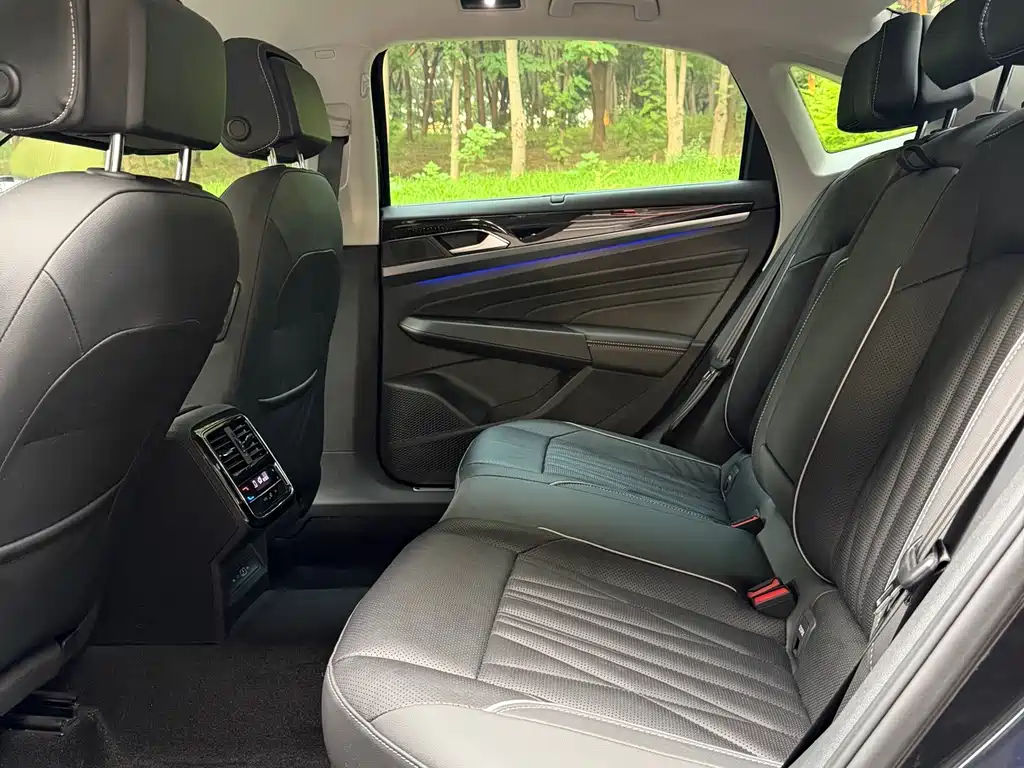 Volkswagen Passat 2023