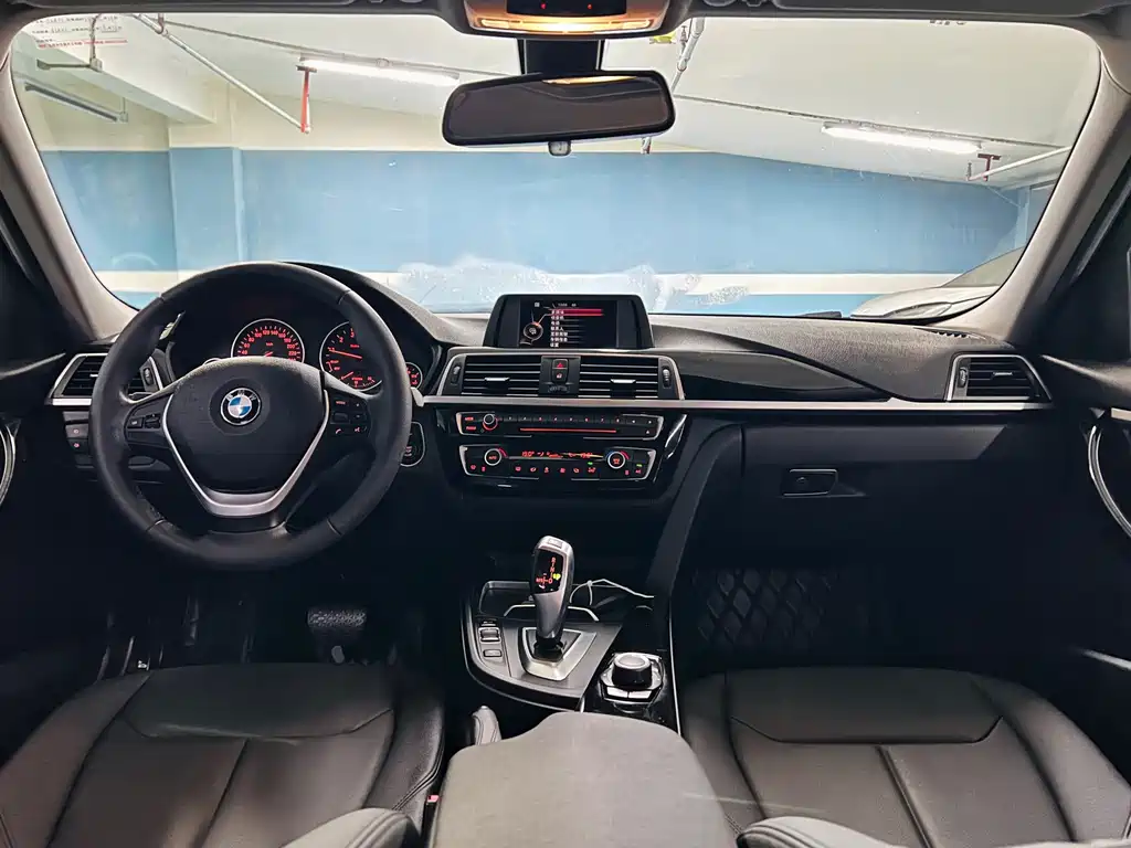 BMW 3 Series 2017 — фото 10