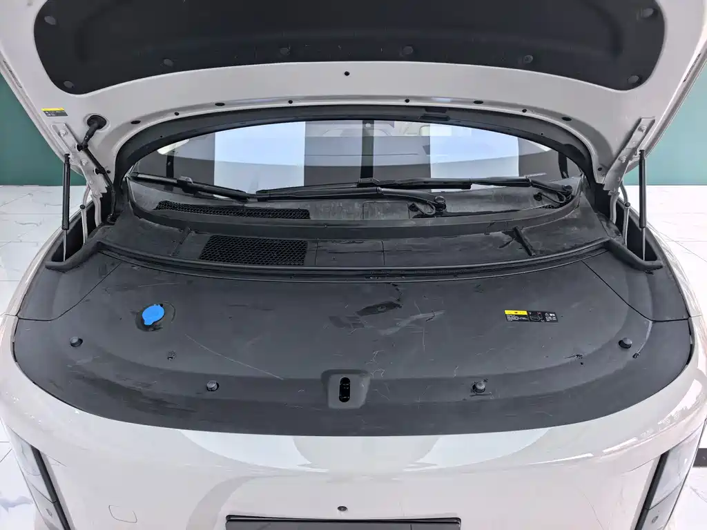 Li Auto i8 2025 — фото 15