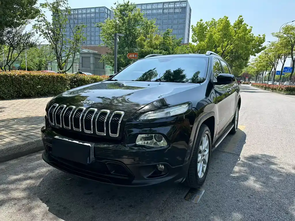 Jeep Cherokee 2016 — фото 1