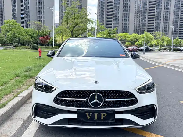 Mercedes-Benz C-Class 2024