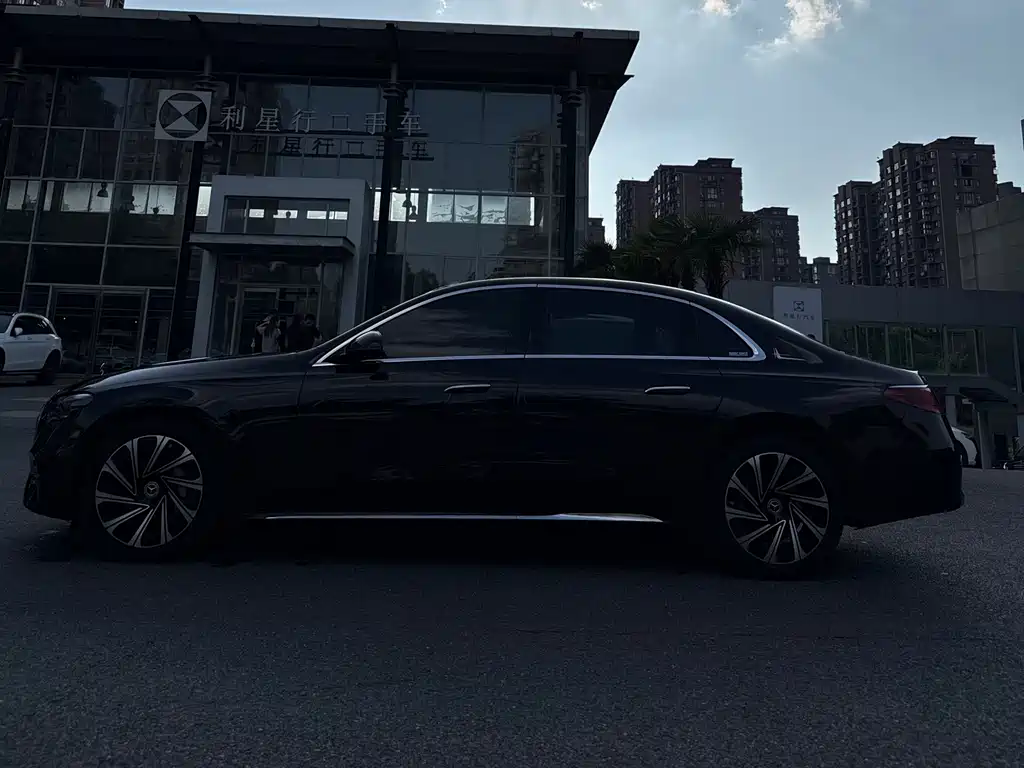 Mercedes-Benz E-Class 2024 — фото 3