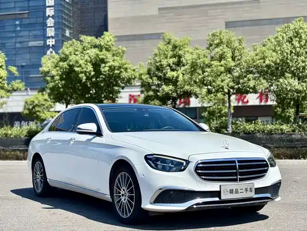 Mercedes-Benz E-Class 2023