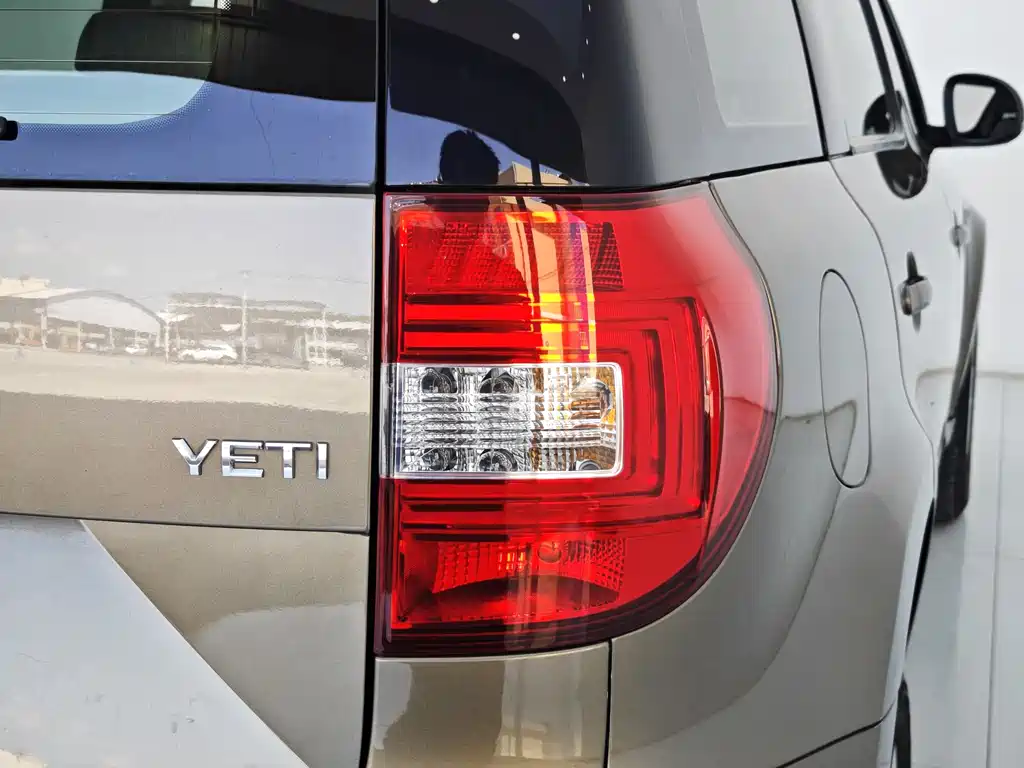 Skoda Yeti 2018 — фото 22
