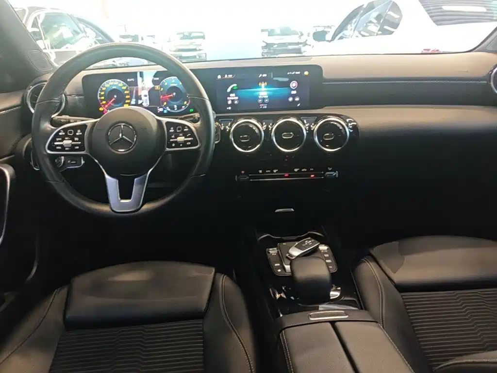 Mercedes-Benz A-Class 2021 — фото 10