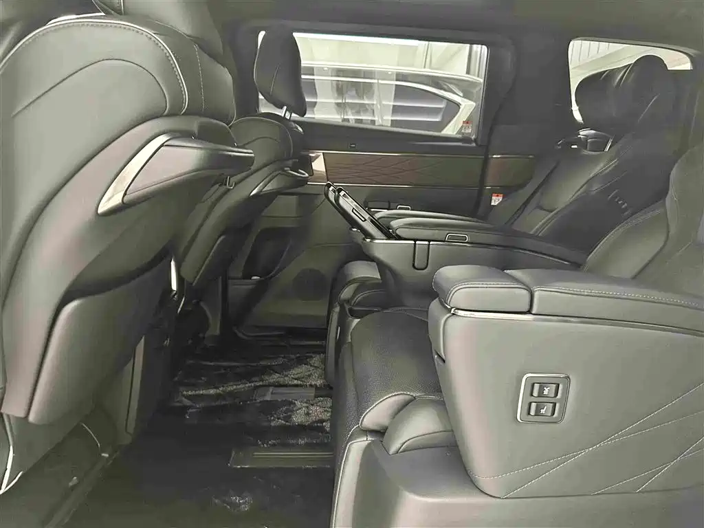 Toyota Vellfire 2024 — фото 15