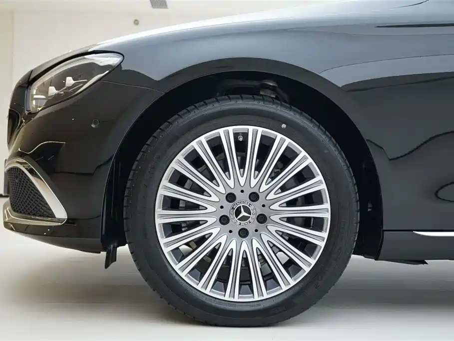 Mercedes-Benz E-Class 2023 — фото 14