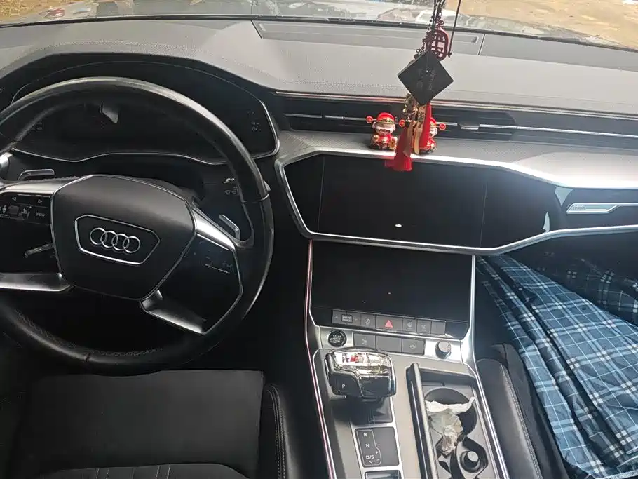 Audi A7L 2023 — фото 11