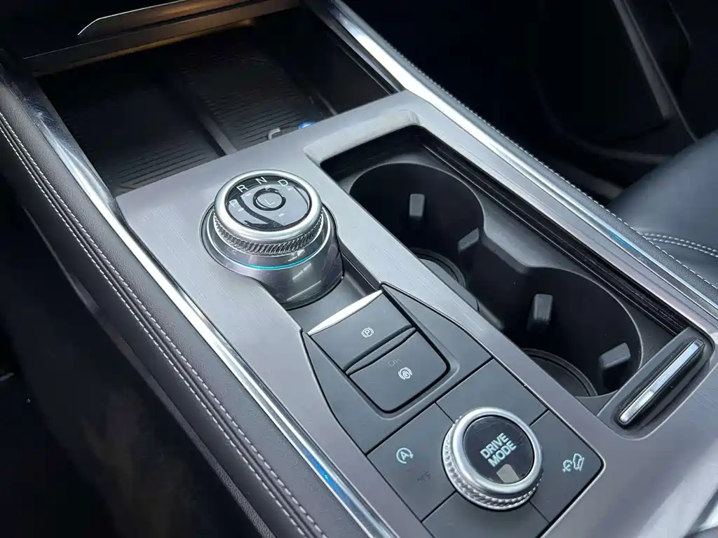 Ford Explorer 2023 — фото 10