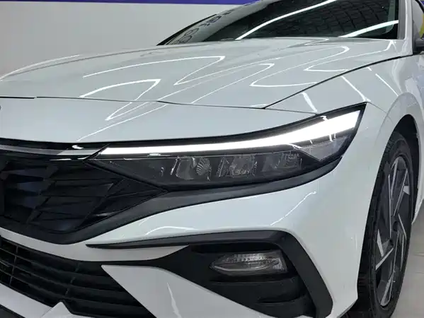 Hyundai Elantra 2025