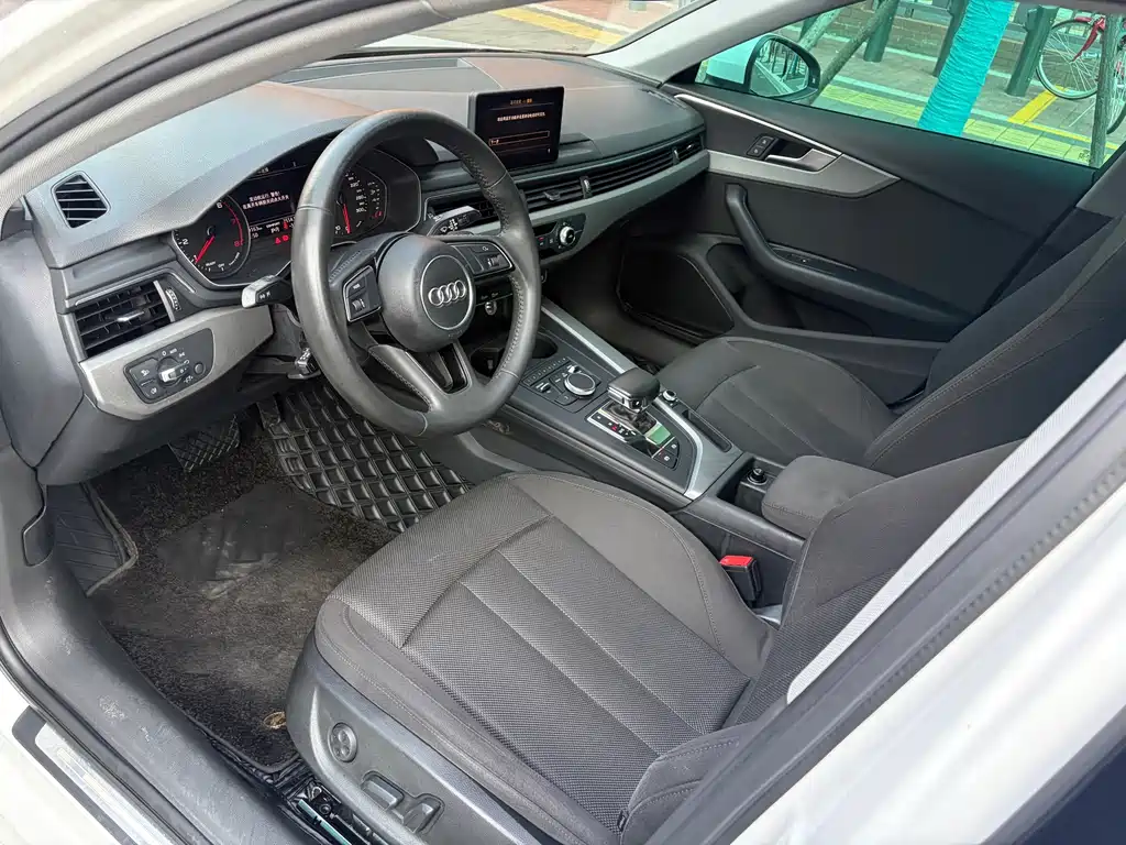 Audi A4L 2019