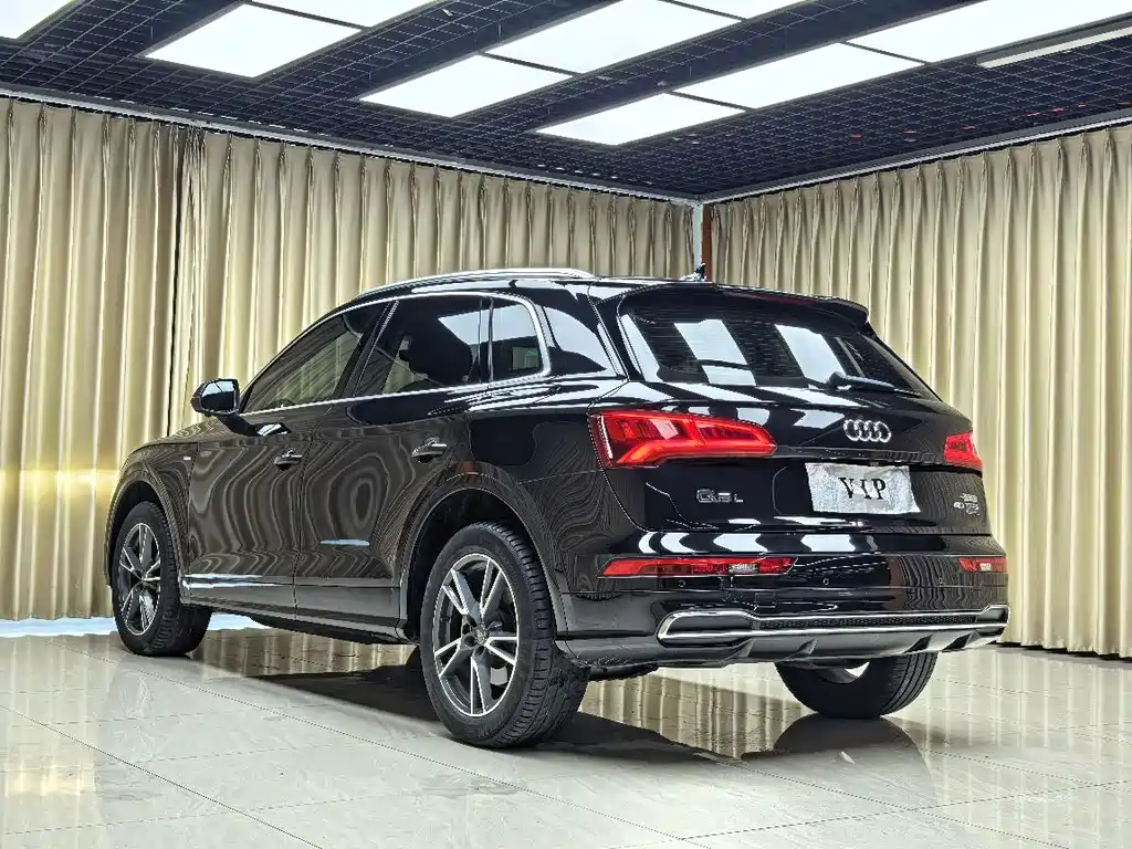 Audi Q5L 2021 — фото 21