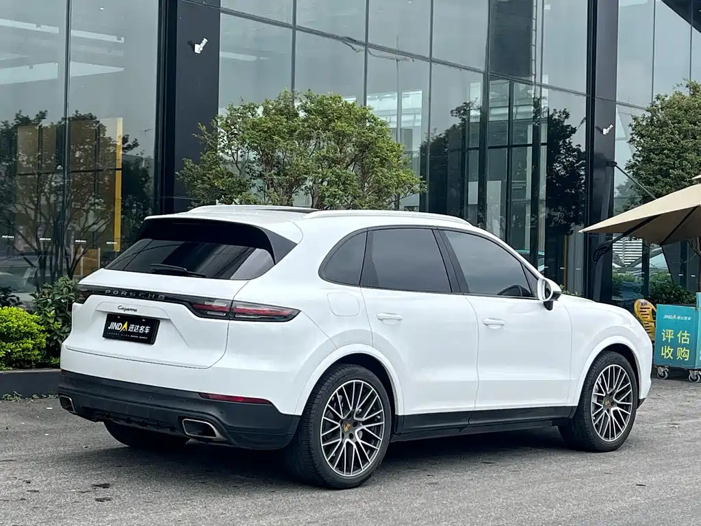Porsche Cayenne 2018 — фото 11