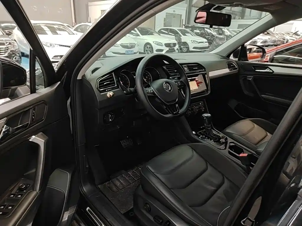 Volkswagen Tiguan L 2020 — фото 16
