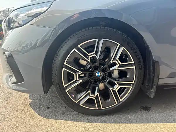 BMW 5 Series 2025