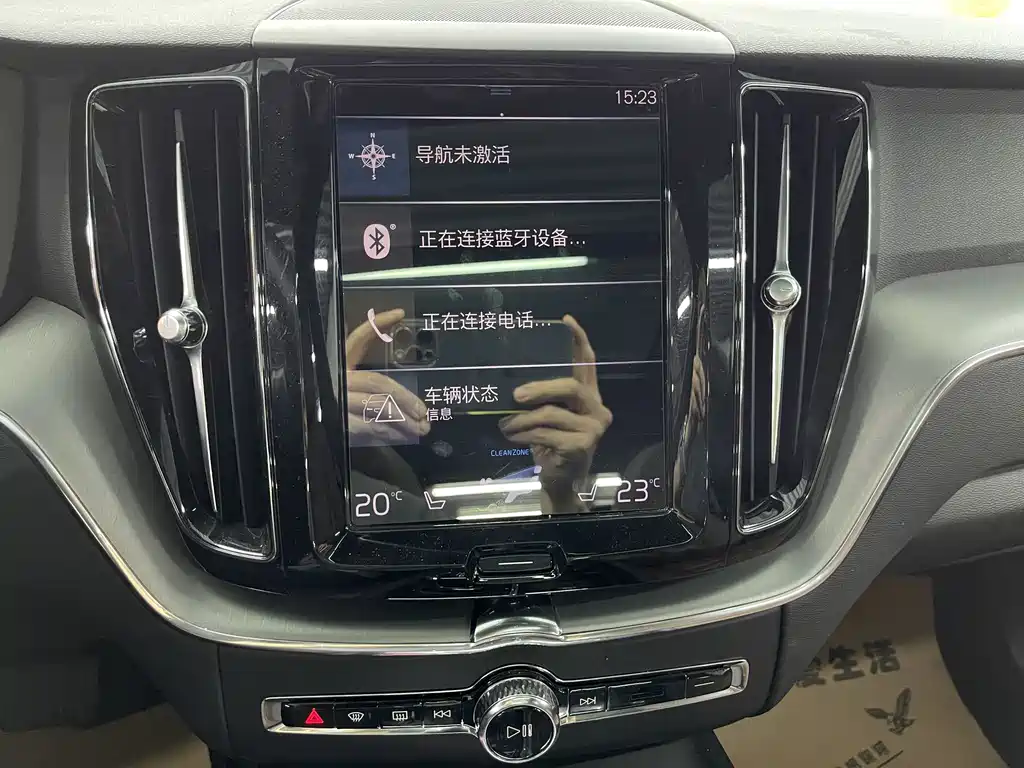 Volvo XC60 2020 — фото 16